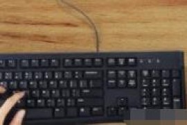 电脑死机黑屏按哪三个按键？
